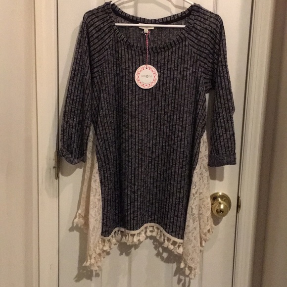 NWT Umgee M Black Grey Ivory w/ lace trim - Picture 2 of 6